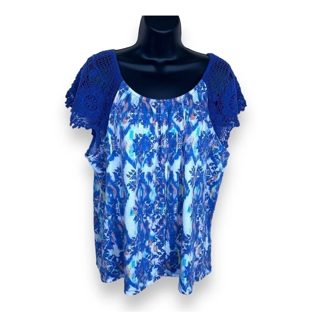 LARGE SIGNATURE STUDIO BLUE TRIBAL GEOMETRIC EMBROIDERED ACCENT TOP